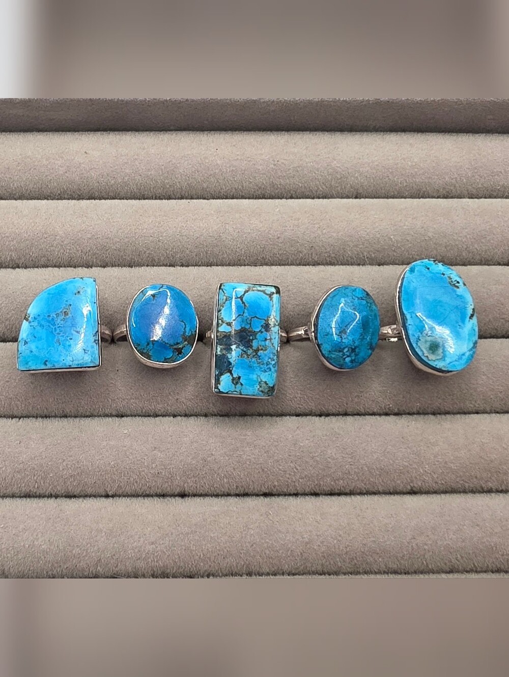 Set Of 5 Silver Plated Dyed Magnesite Stone Rings Size 7 - Bright Blue